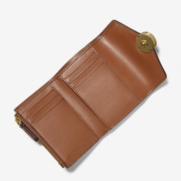 MICHAEL KORS CARMEN MEDIUM LOGO AND FAUX LEATHER WALLET VANILLA - Picture 2 of 16